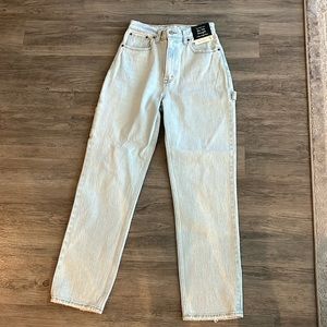 A&F 90s Straight Ultra High Rise Curve Love Jeans